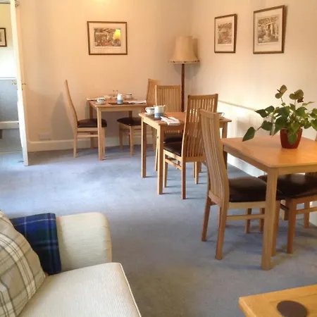 Lyndhurst Guest house